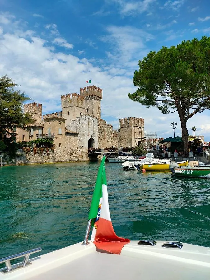 Sirmione Sunrise Lake View Apartment