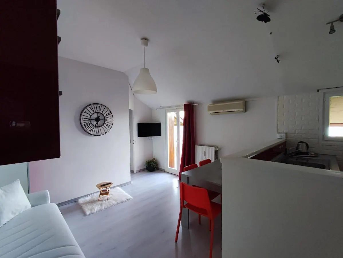 Sirmione Sunrise Lake View Apartment